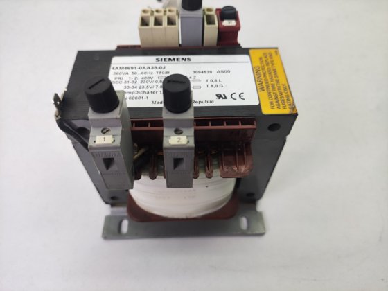 双次级绕组电力变压器