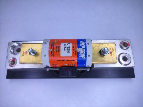 服务器机架双元件延迟