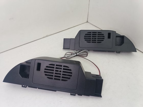 32 英寸电视 LED 扬声器（左/右）