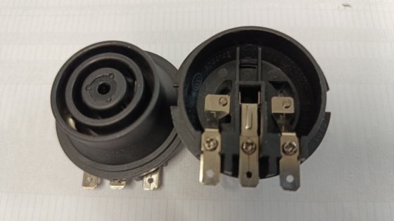 电水壶热管连接器