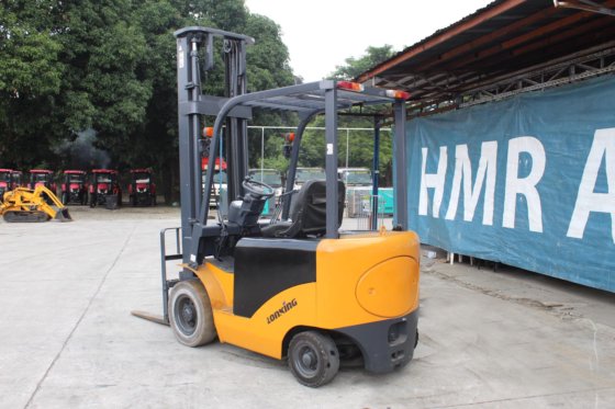 龙工 FB20 2.0 吨电动叉车 |