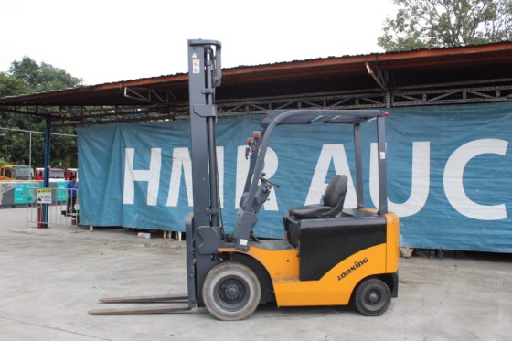 龙工 FB20 2.0 吨电动叉车 |