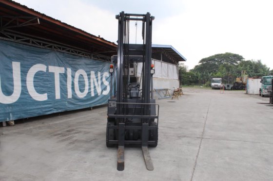 龙工 FB20 2.0 吨电动叉车 |