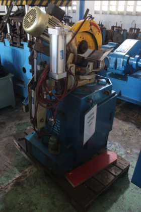 工业机械 / 用于脚手架框架制造的机械臂