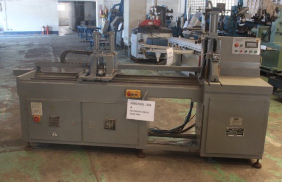 工业机械 / 用于脚手架框架制造的机械臂