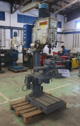 工业机械 / 用于脚手架框架制造的机械臂