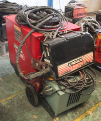 工业机械 / 用于脚手架框架制造的机械臂