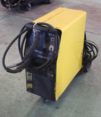 工业机械 / 用于脚手架框架制造的机械臂