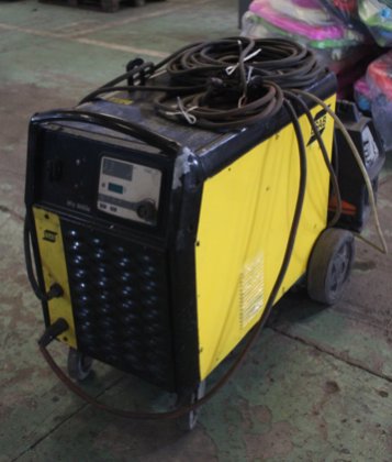 工业机械 / 用于脚手架框架制造的机械臂