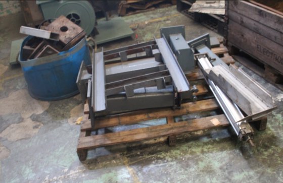 工业机械 / 用于脚手架框架制造的机械臂