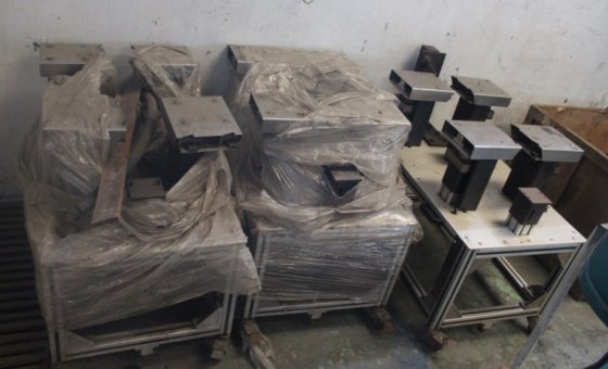 工业机械 / 用于脚手架框架制造的机械臂