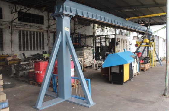 工业机械 / 用于脚手架框架制造的机械臂