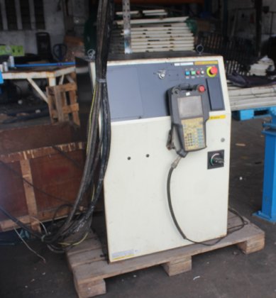 工业机械 / 用于脚手架框架制造的机械臂