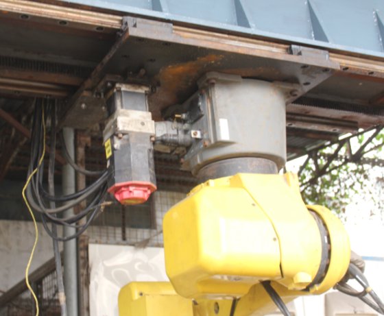 工业机械 / 用于脚手架框架制造的机械臂