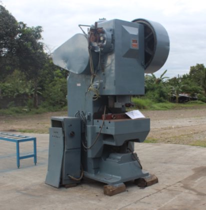 工业机械 / 用于脚手架框架制造的机械臂