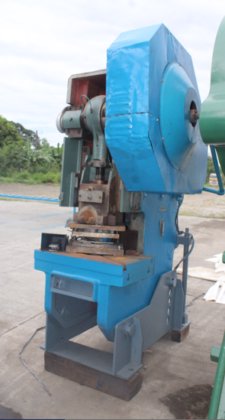 工业机械 / 用于脚手架框架制造的机械臂