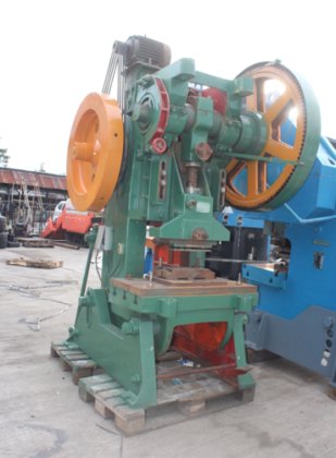 工业机械 / 用于脚手架框架制造的机械臂