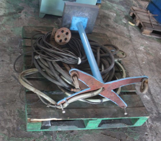 工业机械 / 用于脚手架框架制造的机械臂