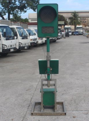 Conlux BT-1D 太阳能交通灯 | QO5-7