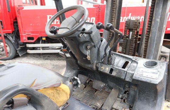 卡特彼勒2014款叉车DP30NT