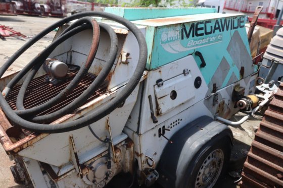 2013款博斯特15R混凝土泵