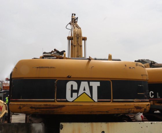 卡特彼勒2006年挖掘机330C