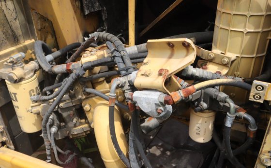 卡特彼勒2006年挖掘机330C