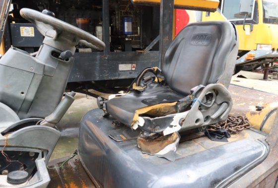 卡特彼勒2013款叉车DP35NT