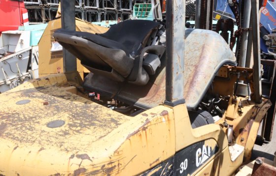 卡特彼勒2012叉车DP30NT