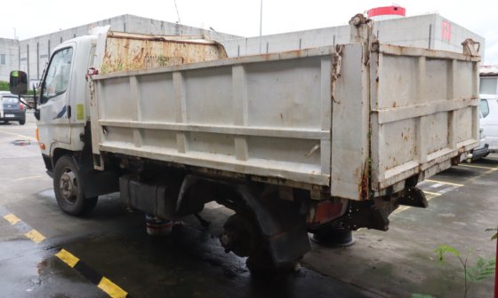 现代 2014 款六轮迷你自卸卡车 HD72 车牌号：AJA8759