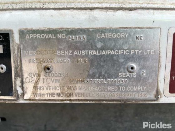 2010年式フレイトライナー コロンビア CL120