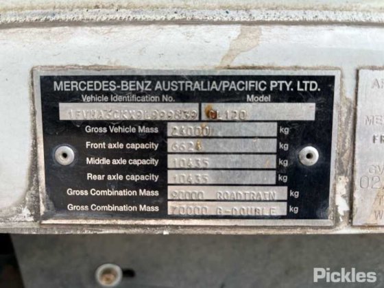 2010年式フレイトライナー コロンビア CL120