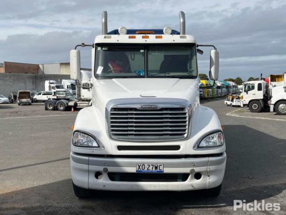 2010年式フレイトライナー コロンビア CL120