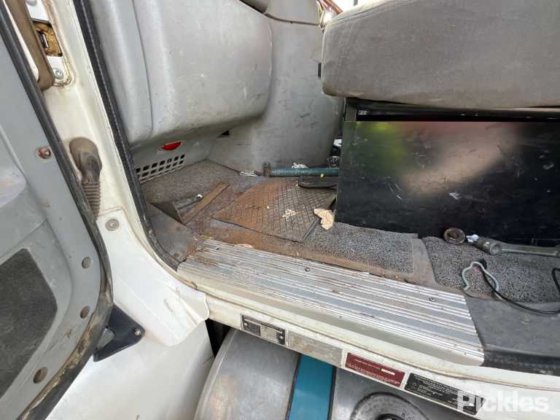 2010年式フレイトライナー コロンビア CL120