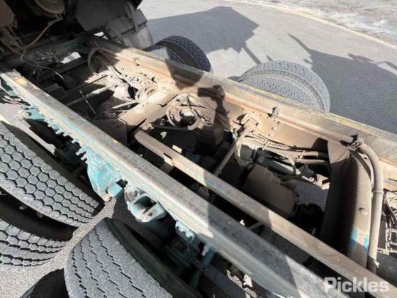 2010年式フレイトライナー コロンビア CL120