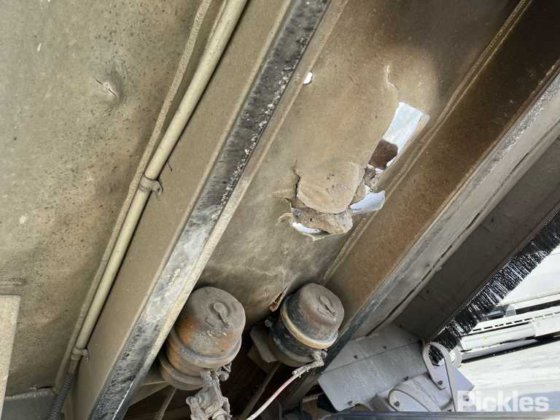 2010年式フレイトライナー コロンビア CL120