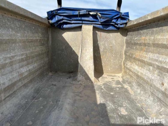 2010年式フレイトライナー コロンビア CL120