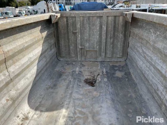 2010年式フレイトライナー コロンビア CL120