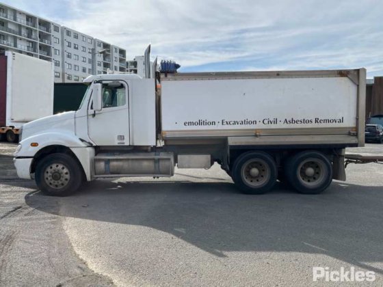 2010年式フレイトライナー コロンビア CL120