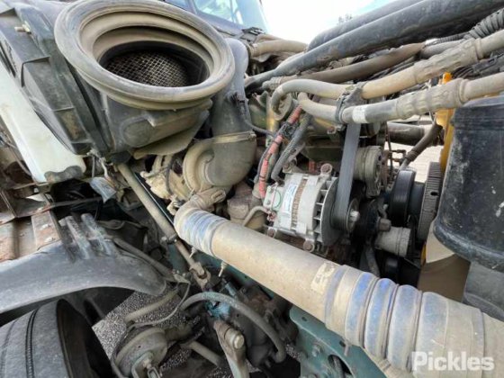 2010年式フレイトライナー コロンビア CL120