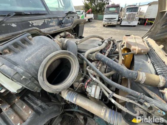 2010年式フレイトライナー コロンビア CL120