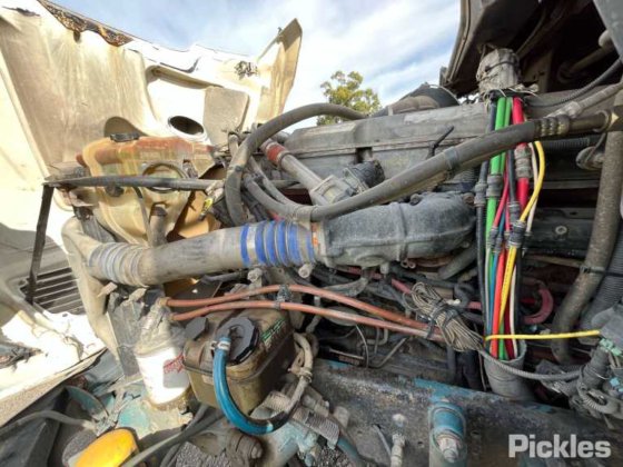 2010年式フレイトライナー コロンビア CL120