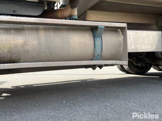 2010年式フレイトライナー コロンビア CL120