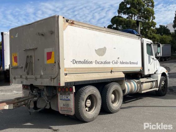 2010年式フレイトライナー コロンビア CL120