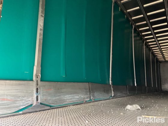 2019年式クルーガーST-3-0D