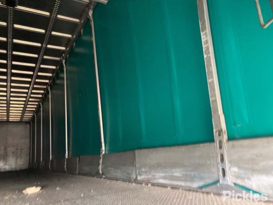 2019年式クルーガーST-3-0D