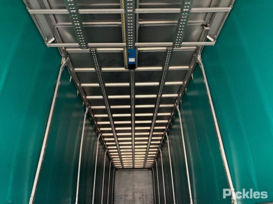 2019年式クルーガーST-3-0D