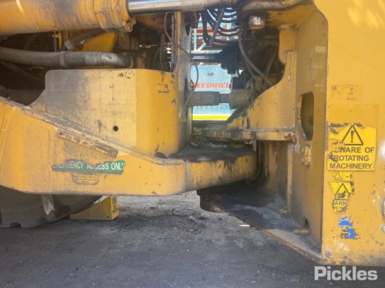 2011年式キャタピラー994F