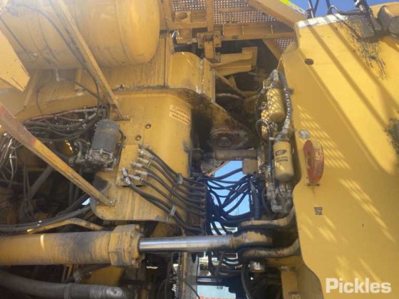 2011年式キャタピラー994F