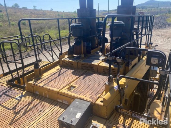 2011年式キャタピラー994F